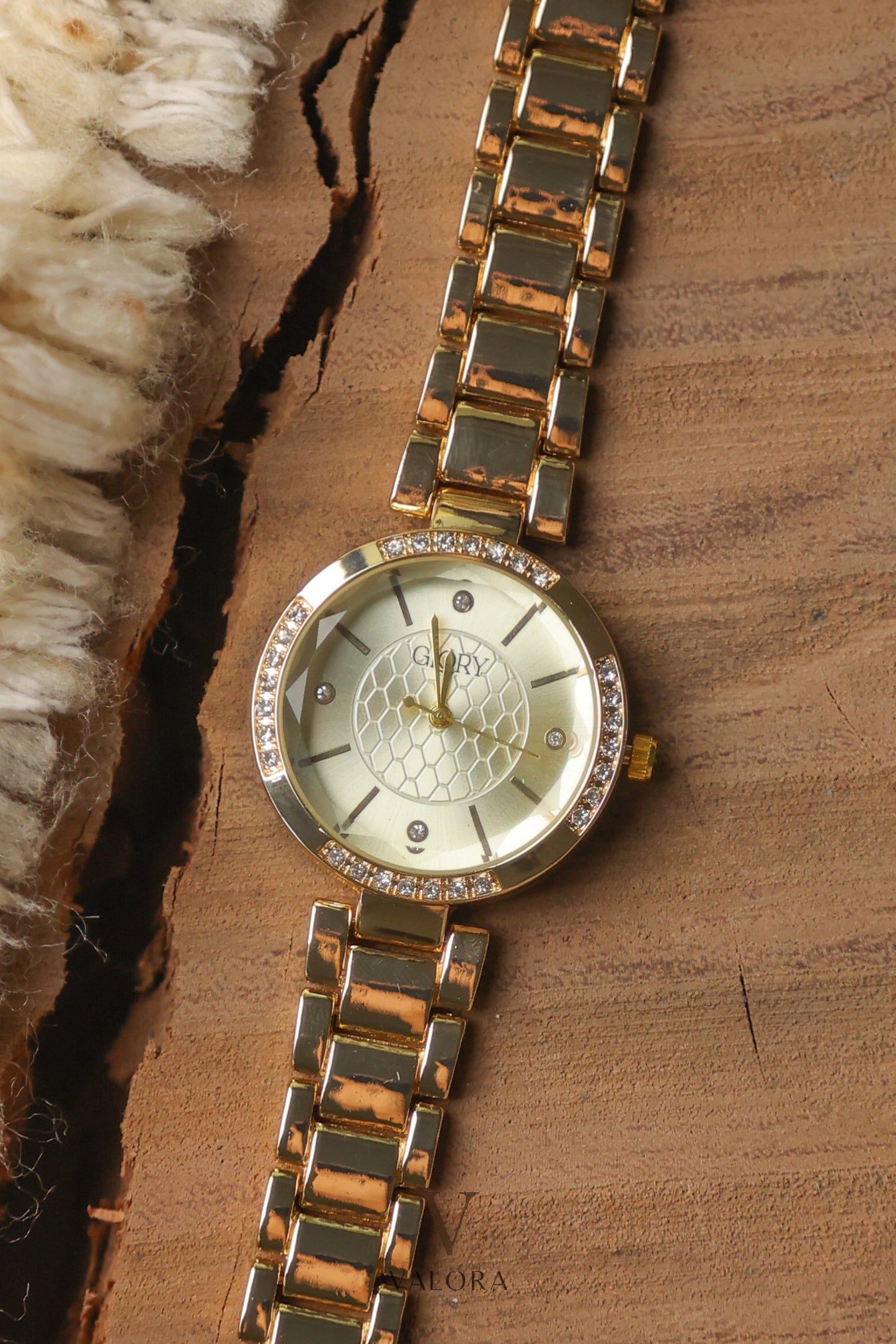 Glo-ry Round Diamond Golden