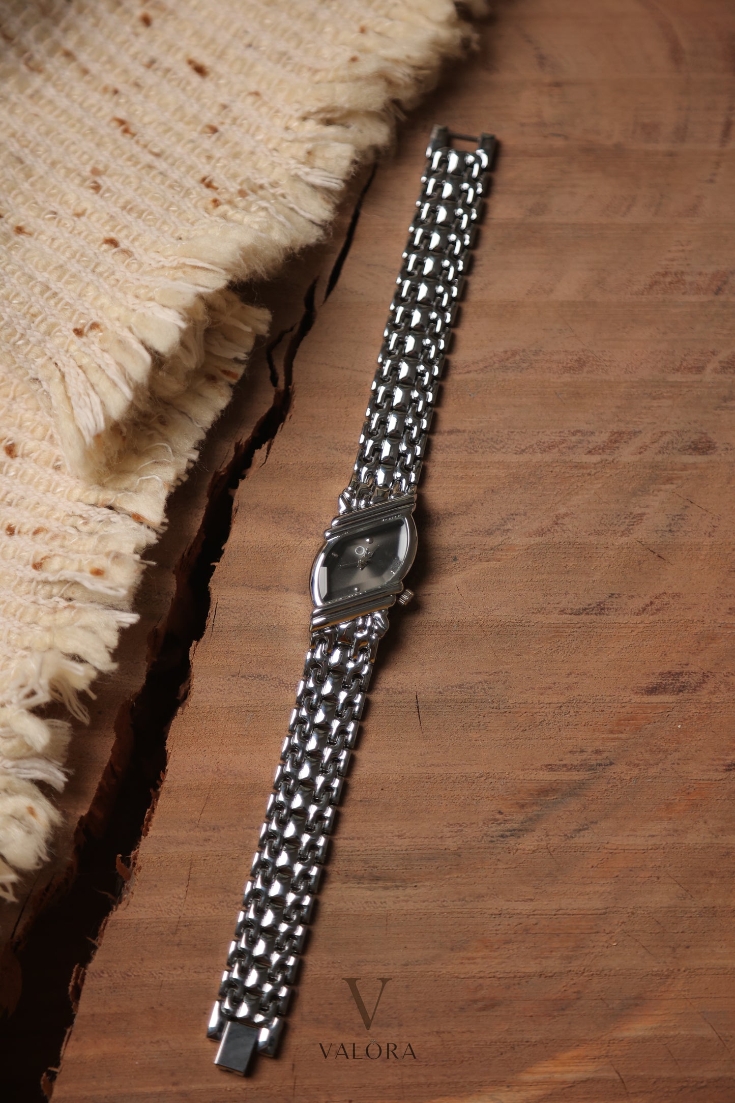 Di-or Whispering Silver Black Dial