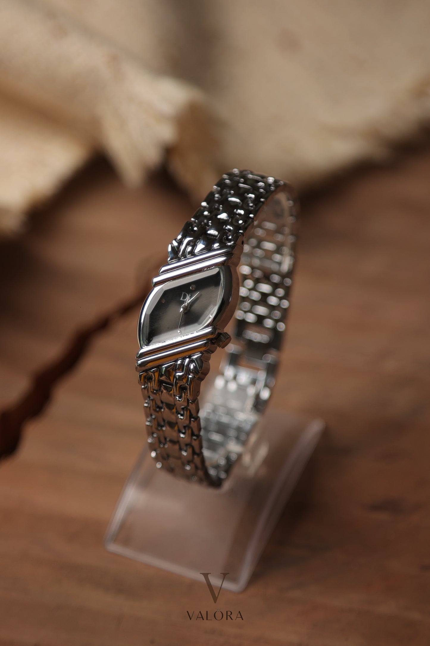 Di-or Whispering Silver Black Dial