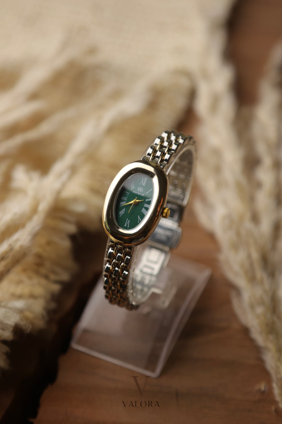 MW Oval Green Dial
