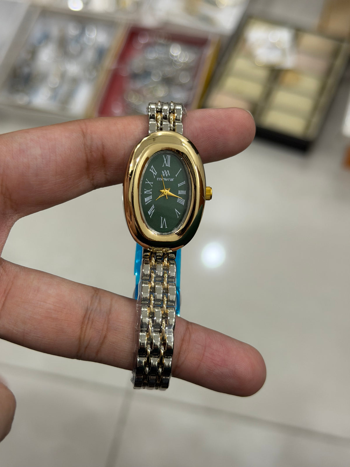 MW Oval Green Dial