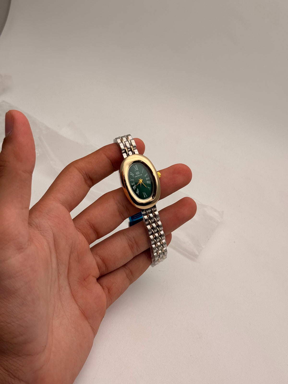 MW Oval Green Dial