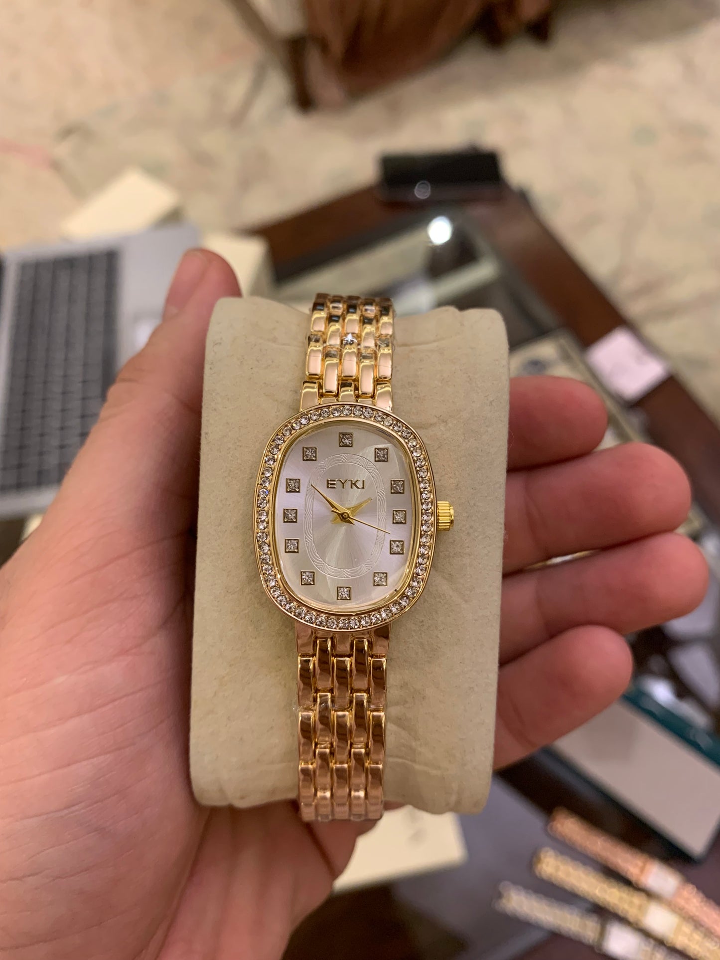 Ey-ki Diamond Oval Golden