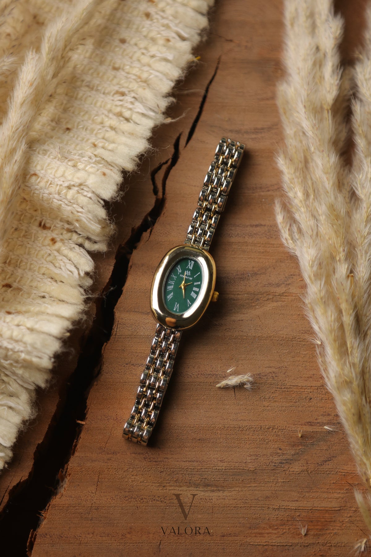 MW Oval Green Dial