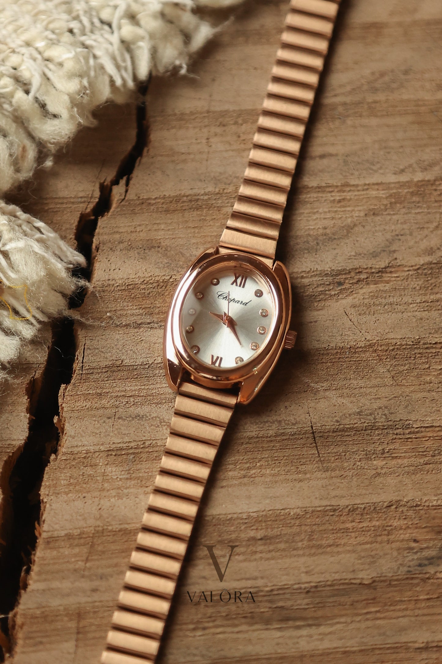 Cho-pard Oval Golden