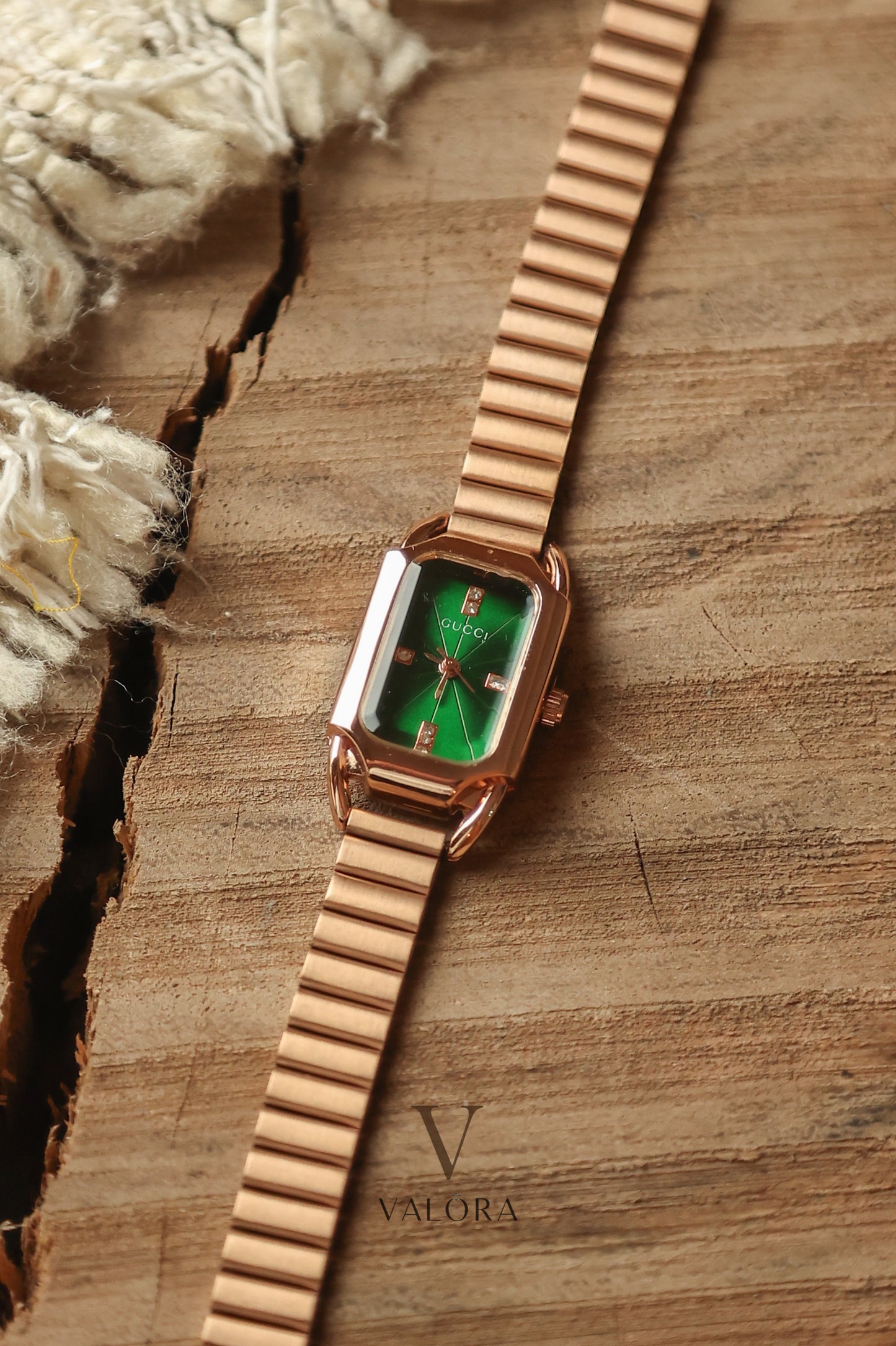 Gu-cci Square Green Dial